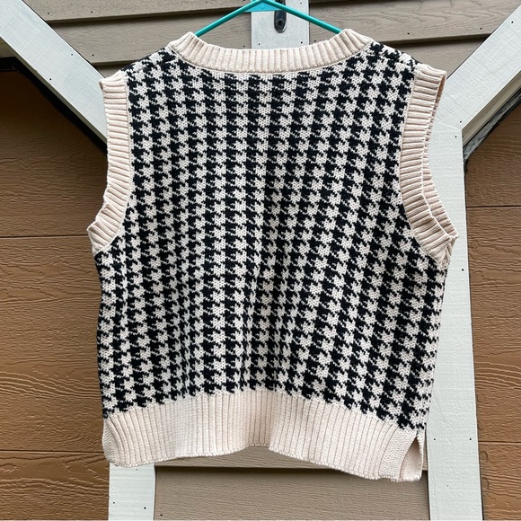 Black and Cream Houndstooth Sweater Vest - Picture 2 of 2